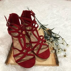 Torrid NWOB red platform sandals SZ 9 1/2W
